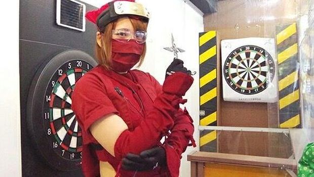 Mau belajar lempar shuriken? (Shinobazu Cafe)