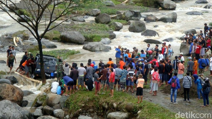 Pasca Banjir Banyumas Obyek Wisata Baturraden Aman Dikunjungi