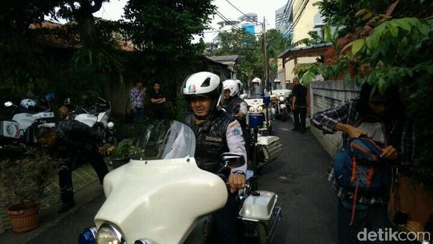 Motor Pengawal Anies Menuju Istana Mulai Berdatangan