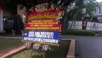 Ada Karangan Bunga Menteri Susi untuk Anies-Sandi di Balai Kota