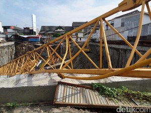 Polisi Sebut Crane Ambruk di Solo Akibat Faktor Alam