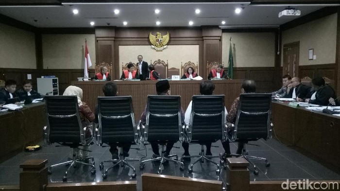 Akom Cerita soal Sayup-sayup Isu Bagi Duit e-KTP di DPR