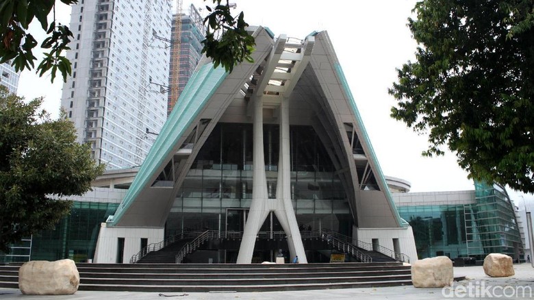 Taman Ismail Marzuki, Pusat Budaya Jakarta yang Seru dan Nyeni Foto: Rima Olyvia Taman Ismail Marzuki, Pusat Budaya Jakarta yang Seru dan Nyeni Foto: Rima Olyvia