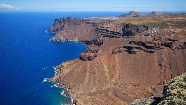 Sisi pantai perawan di Pulau St Helena
