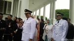 Foto: Momen Istri Anies Rapikan Kerah Baju Sang Suami