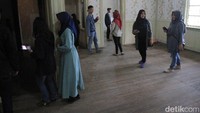 Dulunya, rumah ini adalah rumah tua yang sudah lama ditinggal penghuninya. Tempatnya pun juga dikenal angker oleh warga sekitar (Wisma/detikTravel)