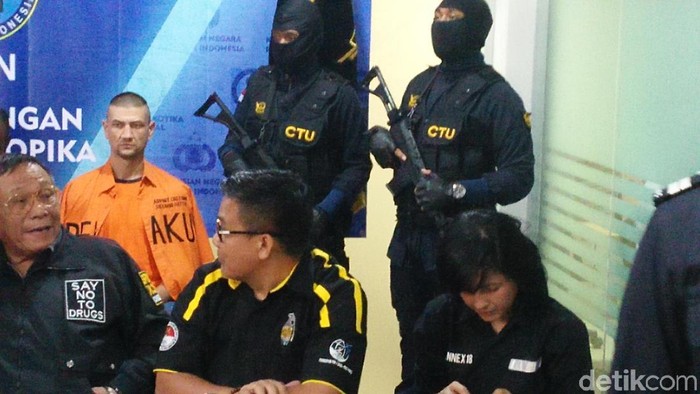Selundupkan Narkoba, Eks Tentara Rusia Dibekuk di Bandara Cengkareng