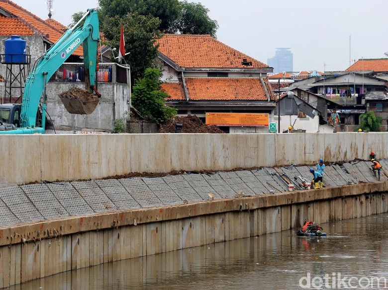 Warga Bukit Duri Menang Gugatan, Anies Siap Ajak Warga Berembuk Warga Bukit Duri Menang Gugatan, Anies Siap Ajak Warga Berembuk