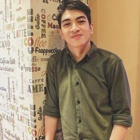 Setelah lebih dari sepuluh tahun berlalu, Fachri kini menjelma jadi pemuda yang ganteng. Kamu pasti setuju jika semakin dewasa kegantengannya ini semakin bertambah. Foto: Instagram