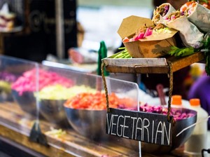 Mau Jadi Vegetarian Seperti Mo Sidik? Ini Saran Ahli Gizi