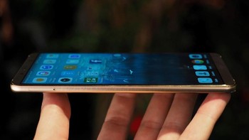 Yang menarik, chipset Huawei Mate 10 Pro dibekali chip kecerdasan butane bernama NPU atau Neural Processing Unit. Foto: Pocket Lint