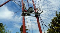 PLN membangun jaringan tegangan menengah  1,2 kilometer sirikit (kms), dan jaringan tegangan rendah 3,82 kms. Dok. PT PLN.