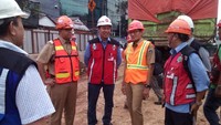Sehari setelah dilantik, Anies dan Sandiaga langsung berdua-duaan naik TransJakarta hingga meninjau proyek underpass Mampang (Foto: Dok. Istimewa)