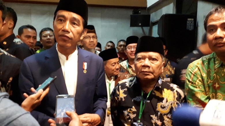 Kunjungi PP Persis, Jokowi Bicarakan Perppu Ormas hingga Kesenjangan Kunjungi PP Persis, Jokowi Bicarakan Perppu Ormas hingga Kesenjangan