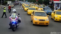 Aksi tersebut dikawal ratusan Polisi dari Polres Banyumas.