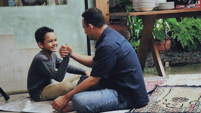 Potret Kedekatan Gubernur DKI Jakarta Anies Baswedan dengan Buah Hatinya