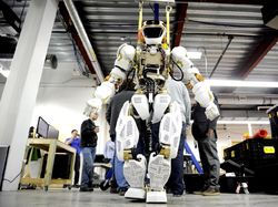 Robot Humanoid Penjelajah Angkasa