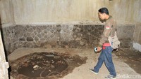 Di dalam film, diceritakan terdapat sebuah sumur di dalam rumah. Namun aslinya hanya buatan (Wisma/detikTravel)