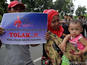 Datangi Balkot, Massa Ingin Yakinkan Anies soal Kerugian Reklamasi