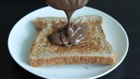 Mau sarapan enak? Coba saja padukan Nutella dengan roti panggang. Dijamin kenyang dan puas! Foto: Istimewa