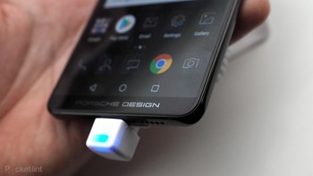 Desainnya terlihat lebih keren dari Huawei Mate 10 Pro. Foto: Pocket Lint