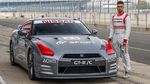 Mobil Nissan Balapan Dikendalikan Pakai Stick Games