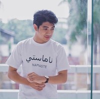 Wajahnya yang tampan dengan alis tebal dan bentuk tubuhnya yang indah itu membuat banyak wanita jatuh hati padanya. Foto: Instagram