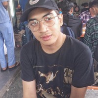 Tampil mengenakan topi dan kacamata juga membuat Fachri terlihat memesona. Foto: Instagram