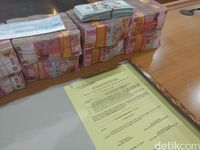 Kejaksaan Kembalikan Uang Rp 9,4 M Sitaan Kasus Bansos Bandung