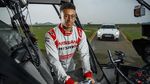 Mobil Nissan Balapan Dikendalikan Pakai Stick Games