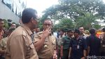 Gaya Anies-Sandi Keliling Balai Kota di Hari Pertama Kerja