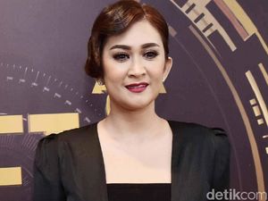 Tak Mau Sampaikan Kabar Cerai, Nafa Urbach Bikin Anak Makin Sayang Zack Lee