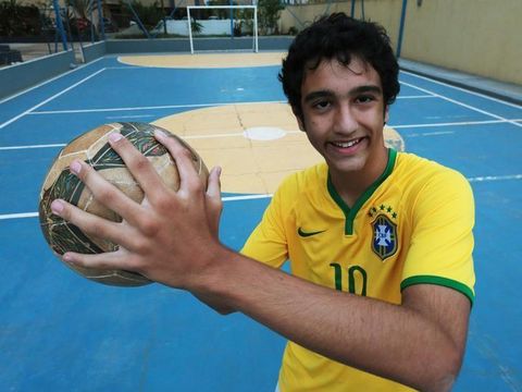 Joao ingin menjadi penjaga gawang profesional.