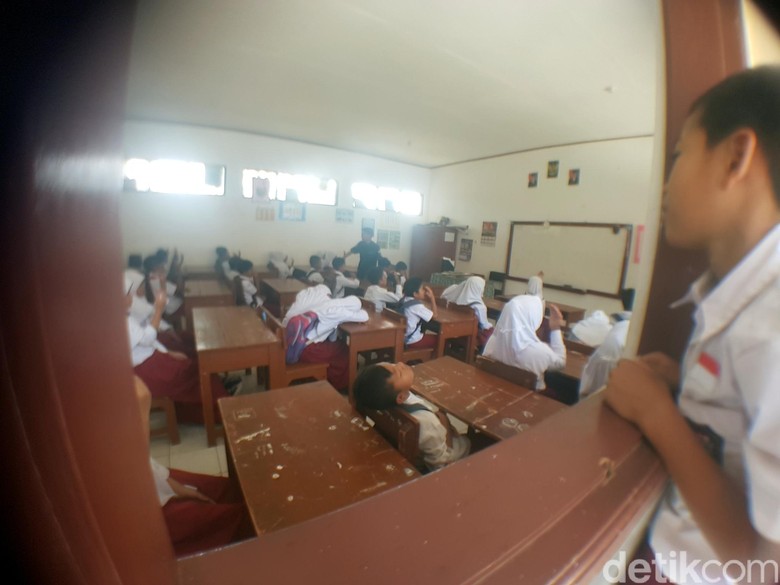 Teman Sekelas Korban Pemukulan Guru Sukabumi Jalani Hipnoterapi Teman Sekelas Korban Pemukulan Guru Sukabumi Jalani Hipnoterapi