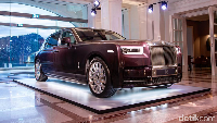 Seorang pegiat media sosial kenamaan yang juga dokter gigi Awab Alvi menyebut seluruh pemain Arab Saudi mendapatkan mobil Rolls Royce tipe Phantom. (Dok. Instagram/rollsroycemedia)