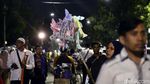 Hidangan Selamatan Jakarta Ludes Diserbu Warga