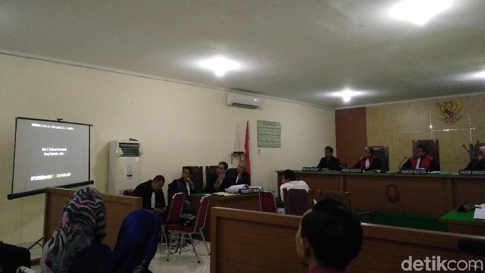 Jaksa Putar Video Aksi Kapolda Metro di Sidang Hidayat Pelapor Kaesang
