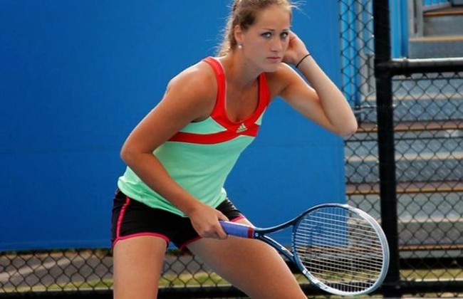 Bojana Jovanovski adalah petenis cantik asal Serbia yang pernah meraih kemenangan 2 kali di WTA dan 4 Kali di ITF. Tahun 2014 lalu ia berhasil mendapat peringkat diurutan ke 32 dunia. Foto: Istimewa