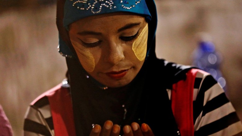 Umat Muslim di Myanmar Khawatir Terkena Imbas Konflik Rohingya Umat Muslim di Myanmar Khawatir Terkena Imbas Konflik Rohingya