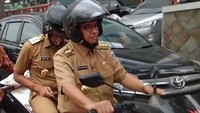 Pekan lalu, Sandiaga mengaku memakai sepatu kets karena masih mencari sepatu pantofel yang nyaman untuk mobilitas tinggi.