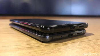 Baterai kedua ponsel ini 4.000 mAh. (Foto: detikINET/Adi Fida Rahman)