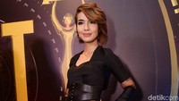 Sheila Marcia hadir tanpa didampingin rekan duetnya, Melodya Vanesha. Foto: Noel/detikHOT