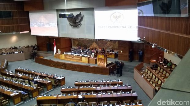 Novanto di paripurna DPR