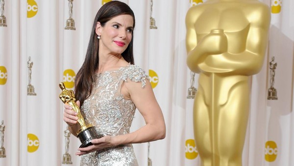 Gaya 7 Aktris Hollywood Pakai Gaun Marchesa karena Dipaksa Produser Cabul