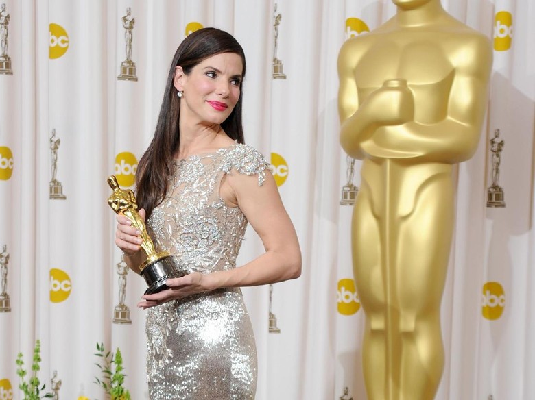 Dikepung Polisi, Penguntit Sandra Bullock Bunuh Diri Dikepung Polisi, Penguntit Sandra Bullock Bunuh Diri