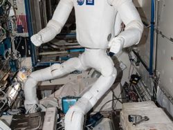 Robot Humanoid Penjelajah Angkasa