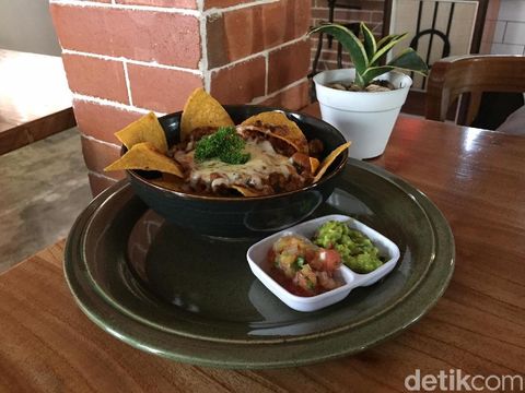 Menikmati Sensasi Makan dengan Nuansa Eropa di Cafe Brick Yogyakarta