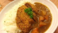 Mottomo yang ada di kawasan PIK bisa jadi rekomendasi makan siang enak. Chicken Katsu Curry nya terdiri dari nasi, chicken fillet renyah dengan siraman kuah kari yang ditambah dengan potongan kentang dan wortel. Foto: Istimewa