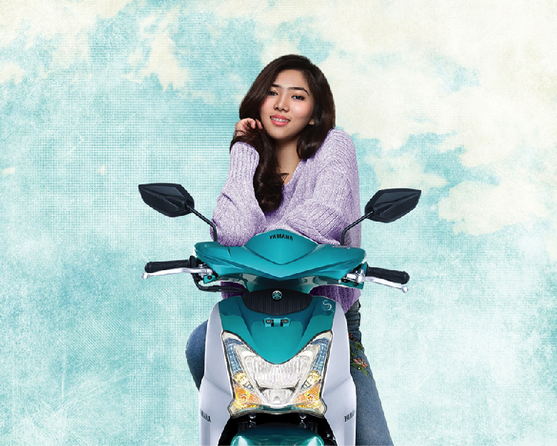 Isyana Sarasvati Brand Ambassador Mio S Tubeless & Ban Lebar 125cc Blue Core (Foto: Yamaha) Isyana Sarasvati Brand Ambassador Mio S Tubeless & Ban Lebar 125cc Blue Core (Foto: Yamaha)