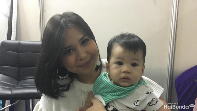 Sebel Nggak Sih Saat Pola Asuh Dinyinyirin Orang Lain? Foto: Radian Nyi S Sebel Nggak Sih Saat Pola Asuh Dinyinyirin Orang Lain? Foto: Radian Nyi S